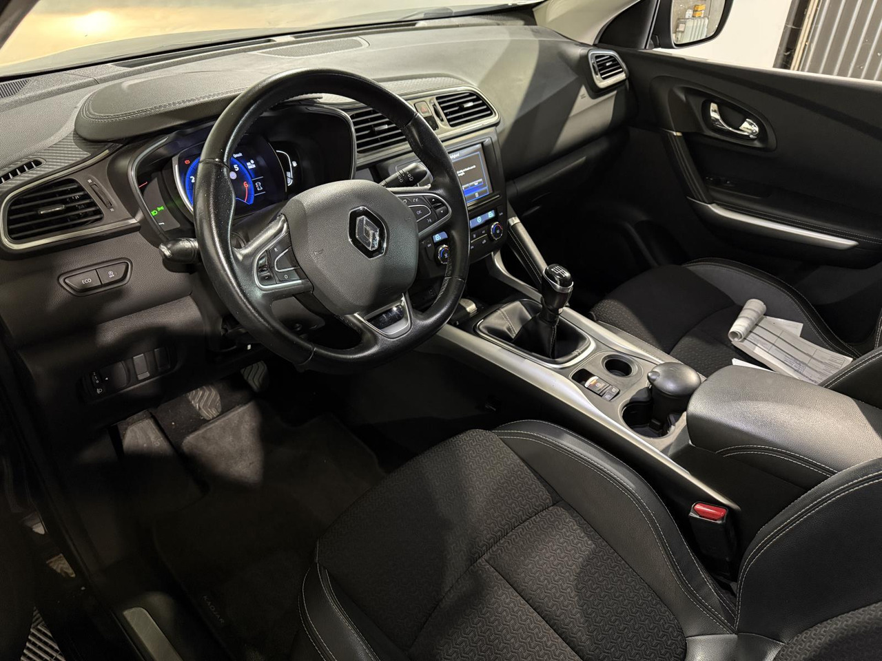 Renault | Kadjar | 1.2 TCe Intens | 2018 | 183.542 km | SB555X | Logisch - Visureigis: foto 5 Renault | Kadjar | 1.2 TCe Intens | 2018 | 183.542 km | SB555X | Logisch - Visureigis: foto 5