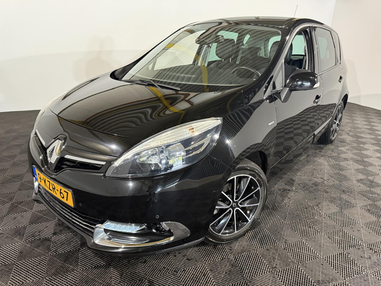 Renault | Scénic | 1.2 TCe Bose | 2013 | 103.433 km | 9KZR67 | Logisch - Lengvasis automobilis: foto 1 Renault | Scénic | 1.2 TCe Bose | 2013 | 103.433 km | 9KZR67 | Logisch - Lengvasis automobilis: foto 1