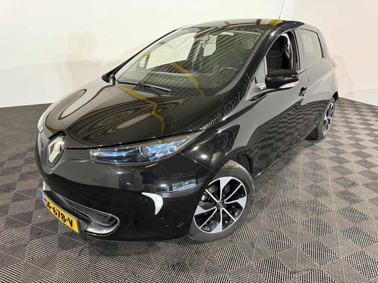 Renault | ZOE | R90 Intens 41 kWh (ex Accu) | 2018 | 117.938 km | Automaat | SF678V | Logisch - Hečbekas: foto 1 Renault | ZOE | R90 Intens 41 kWh (ex Accu) | 2018 | 117.938 km | Automaat | SF678V | Logisch - Hečbekas: foto 1