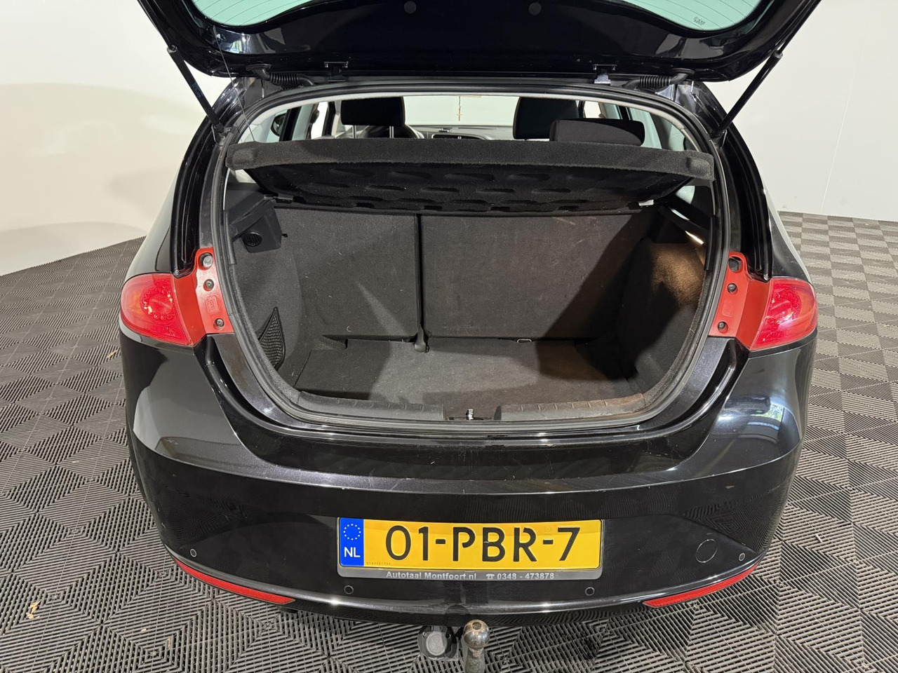 SEAT | Leon | 1.2 TSI Good Stuff | 2011 | 180.589 km | 01PBR7 | Logisch - Hečbekas: foto 4 SEAT | Leon | 1.2 TSI Good Stuff | 2011 | 180.589 km | 01PBR7 | Logisch - Hečbekas: foto 4