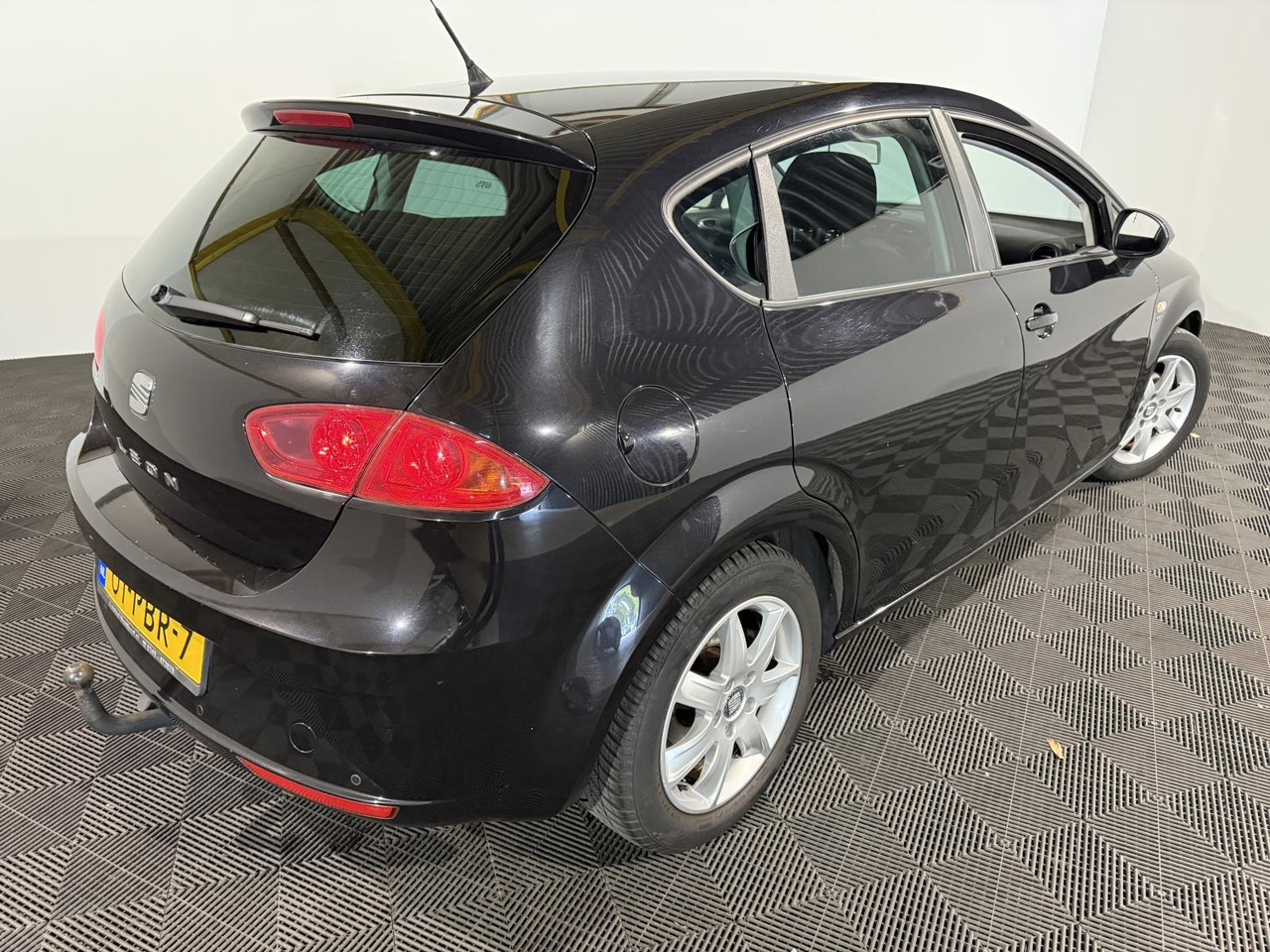 SEAT | Leon | 1.2 TSI Good Stuff | 2011 | 180.589 km | 01PBR7 | Logisch - Hečbekas: foto 5 SEAT | Leon | 1.2 TSI Good Stuff | 2011 | 180.589 km | 01PBR7 | Logisch - Hečbekas: foto 5