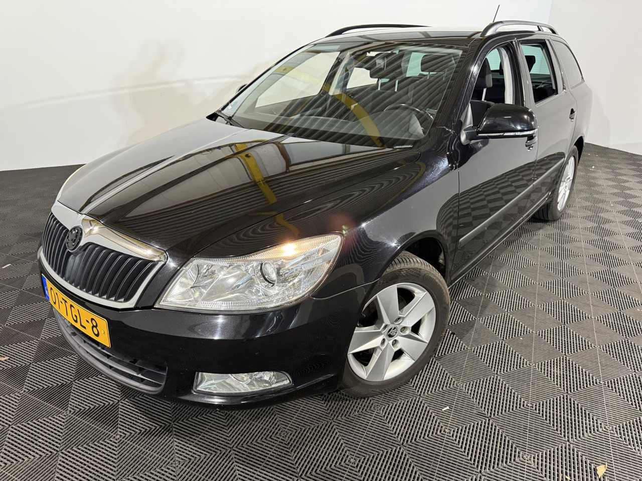 Skoda | Octavia Combi | 1.4 TSI Greentech Ambition Business Line | 2012 | 198.196 km | 01TGL8 | Logisch - Lengvasis automobilis: foto 1 Skoda | Octavia Combi | 1.4 TSI Greentech Ambition Business Line | 2012 | 198.196 km | 01TGL8 | Logisch - Lengvasis automobilis: foto 1
