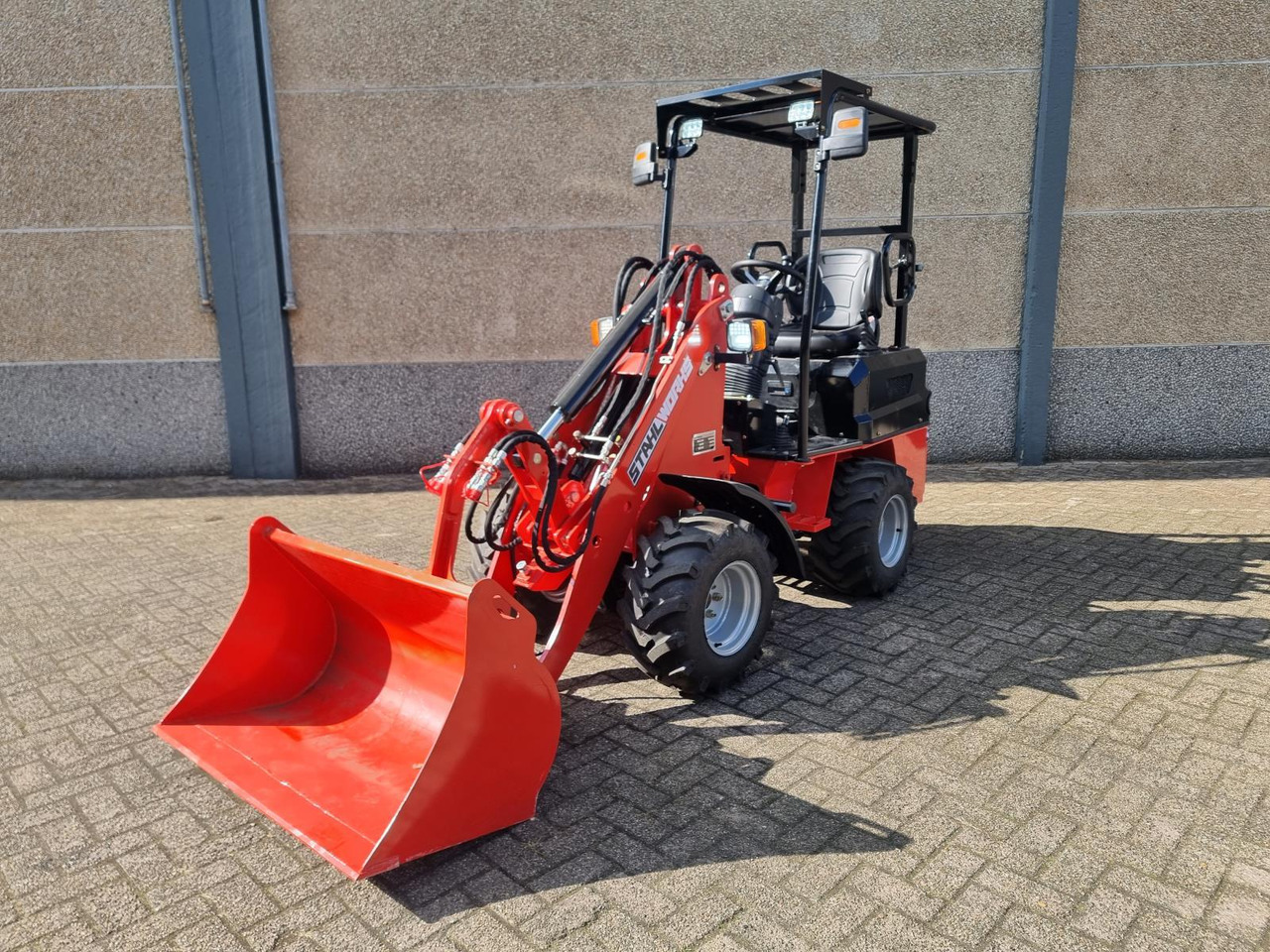 Stahlworks R906 Shovel Nieuw - Ratinis krautuvas: foto 1 Stahlworks R906 Shovel Nieuw - Ratinis krautuvas: foto 1
