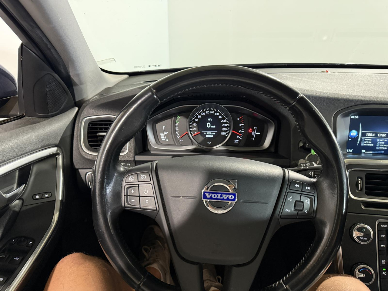 Volvo | V60 | 2.0 D4 Kinetic | 2015 | 300.854 km | GD145P | Logisch - Lengvasis automobilis: foto 5 Volvo | V60 | 2.0 D4 Kinetic | 2015 | 300.854 km | GD145P | Logisch - Lengvasis automobilis: foto 5