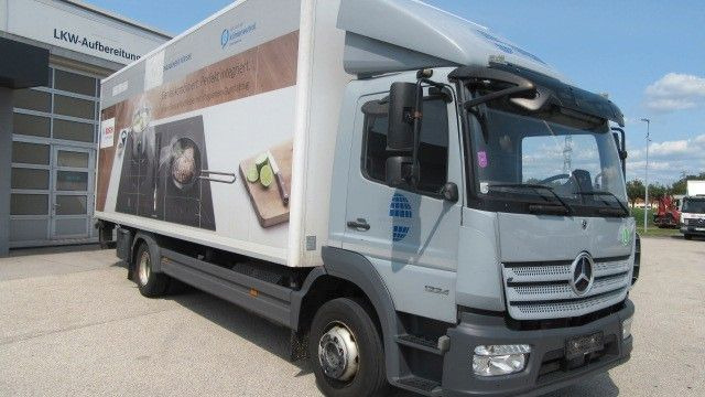 Mercedes-Benz 1224L Koffer LBW 2 to. Klima, neuer Tacho 4.1 - Furgonas sunkvežimis: foto 3 Mercedes-Benz 1224L Koffer LBW 2 to. Klima, neuer Tacho 4.1 - Furgonas sunkvežimis: foto 3