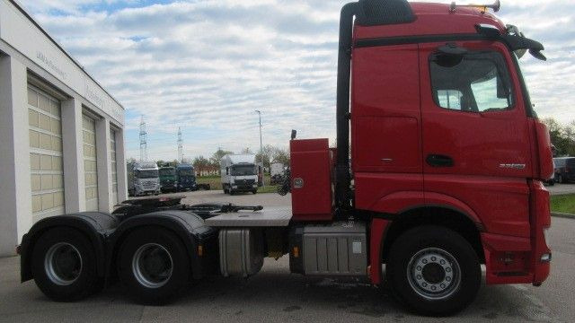 Mercedes-Benz Actros 3358LS 6x4 120 t. LZGG. Retarder - Vilkikas: foto 4 Mercedes-Benz Actros 3358LS 6x4 120 t. LZGG. Retarder - Vilkikas: foto 4