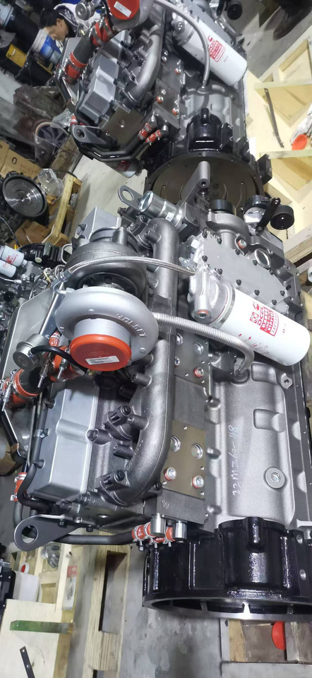CUMMINS 6CTAA8.3-C215 - Lengvasis automobilis: foto 5 CUMMINS 6CTAA8.3-C215 - Lengvasis automobilis: foto 5