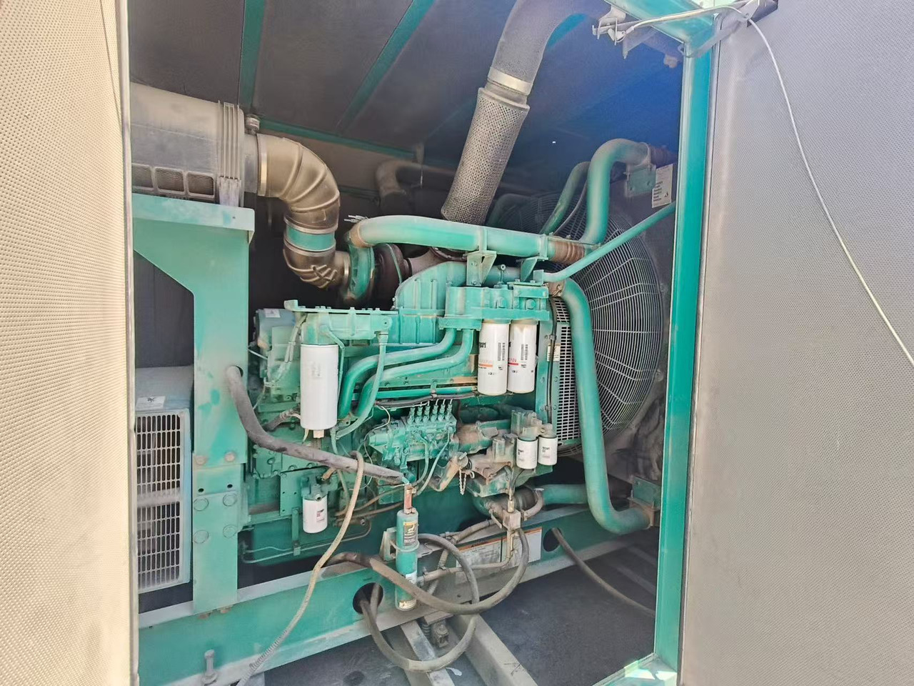 CUMMINS QST30-G4 - Elektrinis generatorius: foto 2 CUMMINS QST30-G4 - Elektrinis generatorius: foto 2