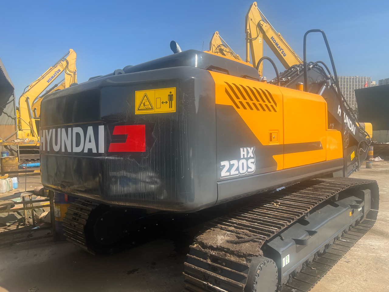 Hyundai 220S - Vikšrinis ekskavatorius: foto 3 Hyundai 220S - Vikšrinis ekskavatorius: foto 3