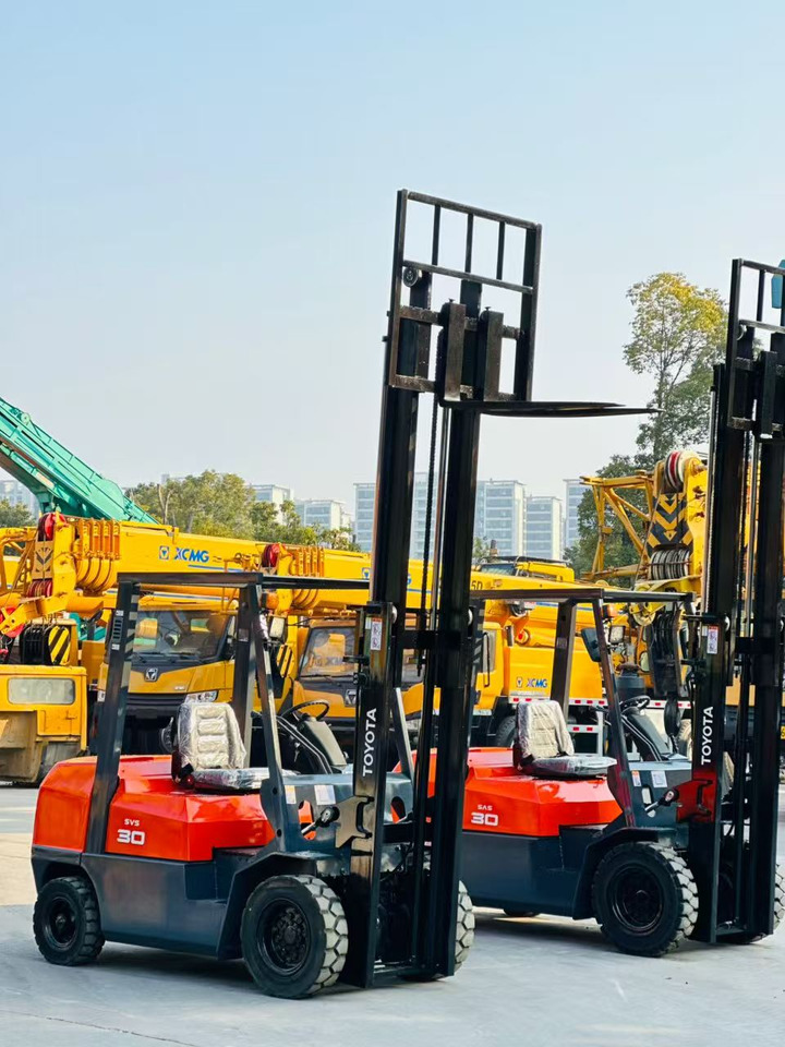 TOYOTA 30 - Dyzelinis krautuvas: foto 4 TOYOTA 30 - Dyzelinis krautuvas: foto 4