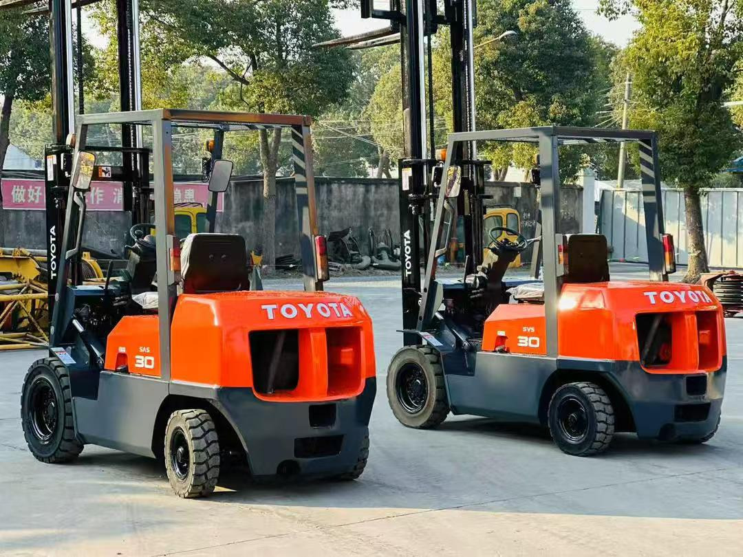 TOYOTA 30 - Dyzelinis krautuvas: foto 1 TOYOTA 30 - Dyzelinis krautuvas: foto 1