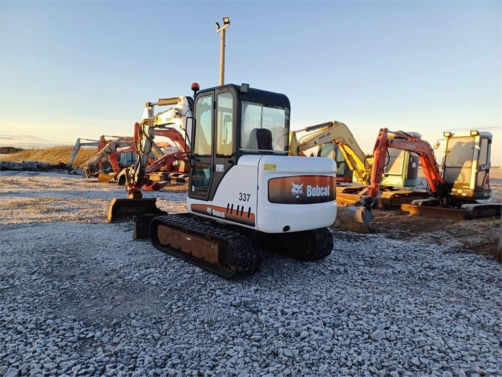 Bobcat 337D Kallistuvalla liittimellä - Mini ekskavatorius: foto 4 Bobcat 337D Kallistuvalla liittimellä - Mini ekskavatorius: foto 4