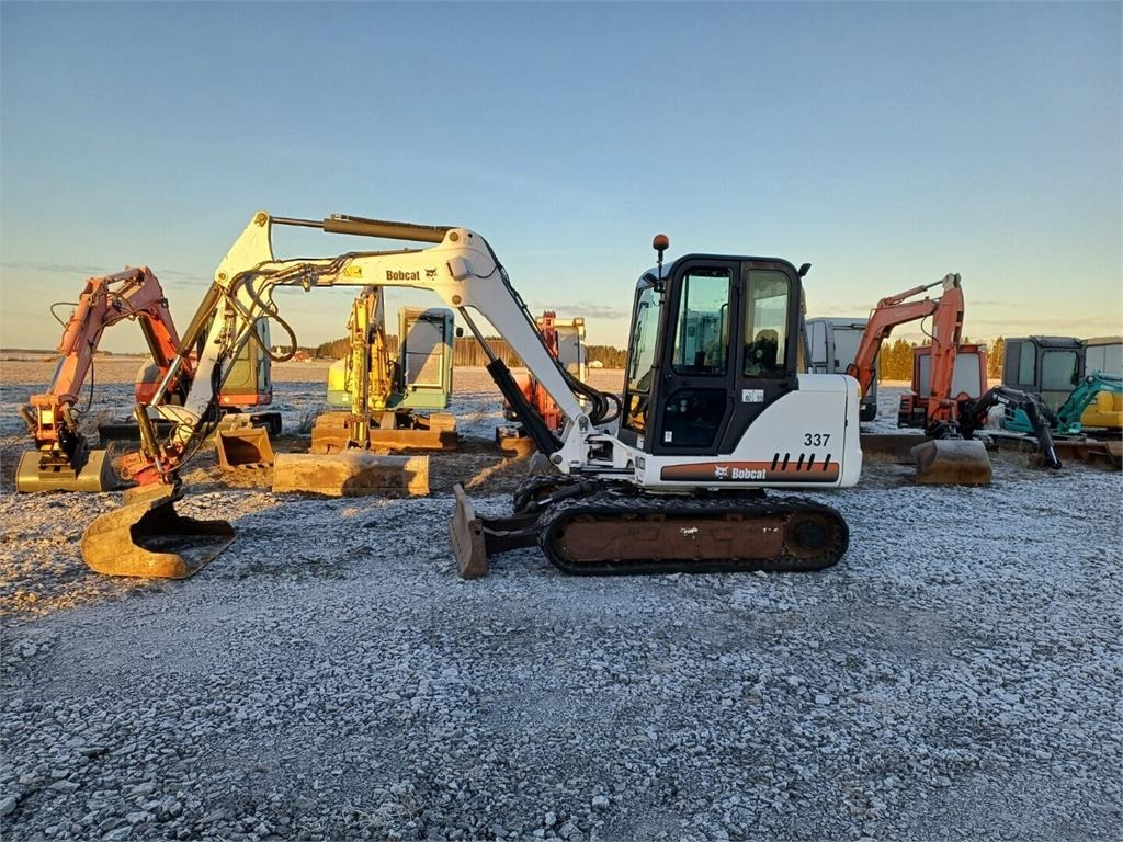 Bobcat 337D Kallistuvalla liittimellä - Mini ekskavatorius: foto 2 Bobcat 337D Kallistuvalla liittimellä - Mini ekskavatorius: foto 2