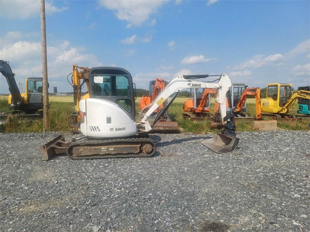 Bobcat 430hag kallistuvalla liittimellä - Mini ekskavatorius: foto 5 Bobcat 430hag kallistuvalla liittimellä - Mini ekskavatorius: foto 5