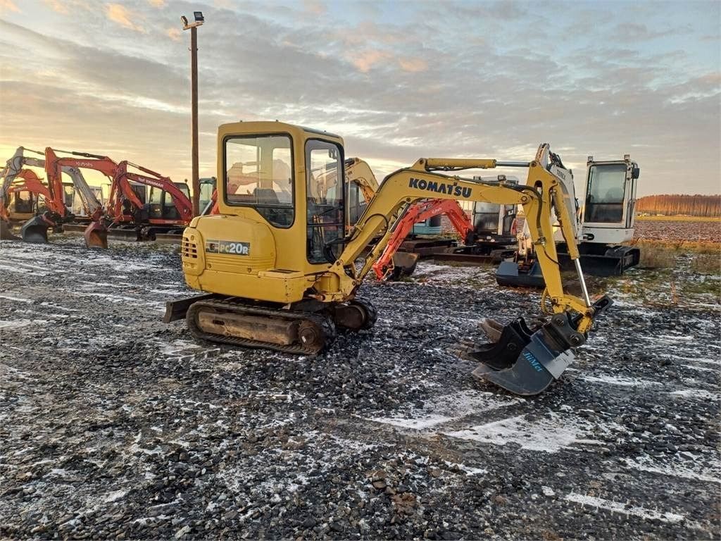 Komatsu PC20R-8 Kallistuvalla liittimellä - Mini ekskavatorius: foto 4 Komatsu PC20R-8 Kallistuvalla liittimellä - Mini ekskavatorius: foto 4