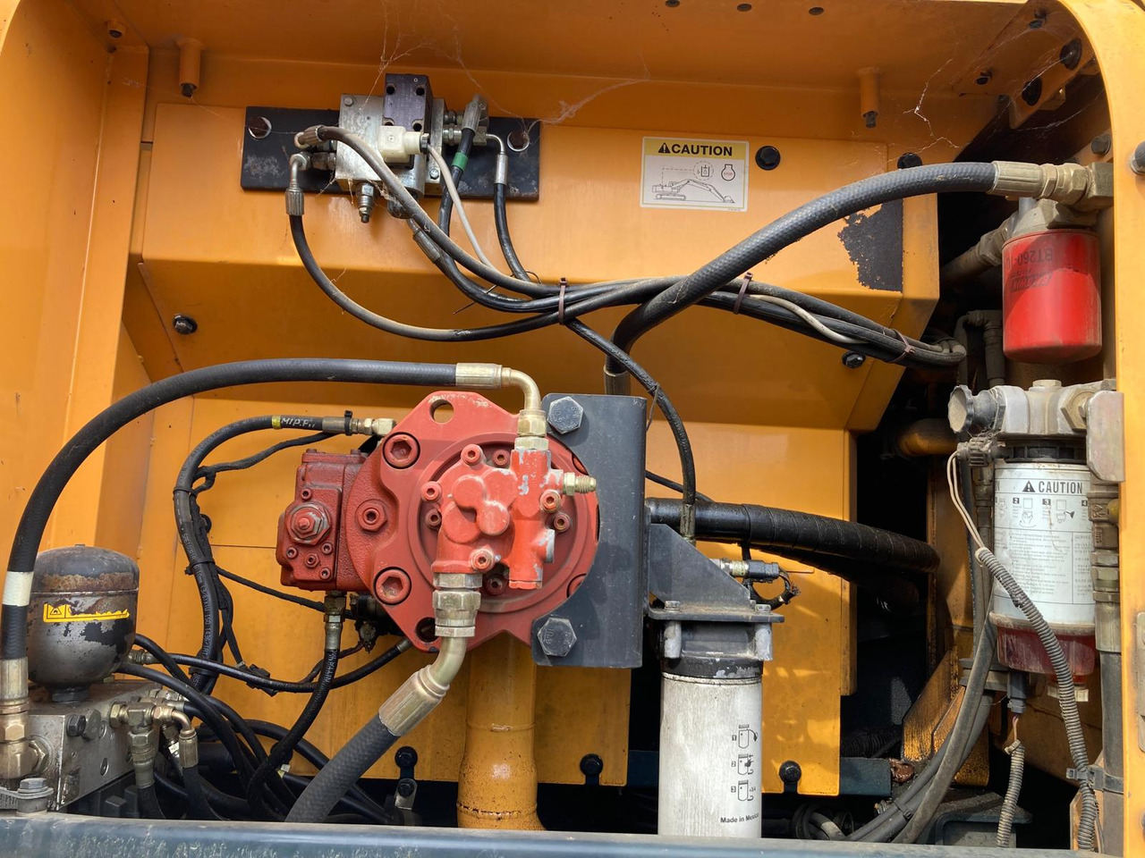 PELLE SUR CHENILLES HYUNDAI ROBEX 250 NLC-9 - Vikšrinis ekskavatorius: foto 4 PELLE SUR CHENILLES HYUNDAI ROBEX 250 NLC-9 - Vikšrinis ekskavatorius: foto 4