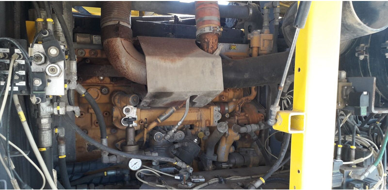 Atlas-Copco ROC L6 H25 - Gręžimo mašina: foto 2 Atlas-Copco ROC L6 H25 - Gręžimo mašina: foto 2