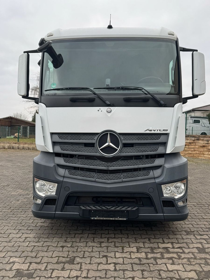 Mercedes-Benz Antos 1836L/4x2/2t.LBW/2xAHK/aus.1Hand/16.Pal. - Gėrimų tiekimo sunkvežimis: foto 2 Mercedes-Benz Antos 1836L/4x2/2t.LBW/2xAHK/aus.1Hand/16.Pal. - Gėrimų tiekimo sunkvežimis: foto 2