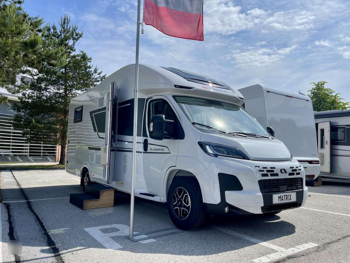 ADRIA Matrix 650 SL - Pusiau integruotas kemperis: foto 3 ADRIA Matrix 650 SL - Pusiau integruotas kemperis: foto 3