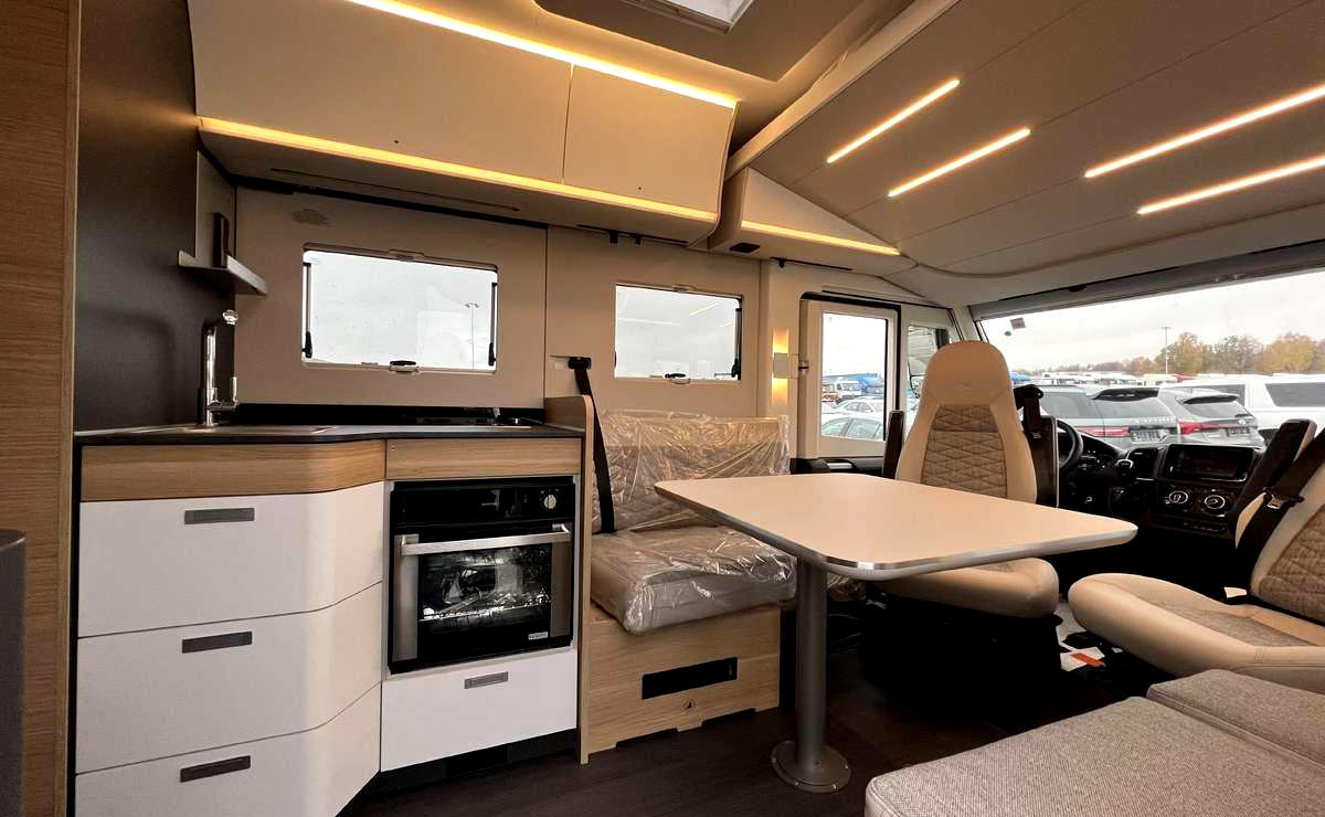 ADRIA Sonic 700DC - Integruotas kemperis: foto 3 ADRIA Sonic 700DC - Integruotas kemperis: foto 3