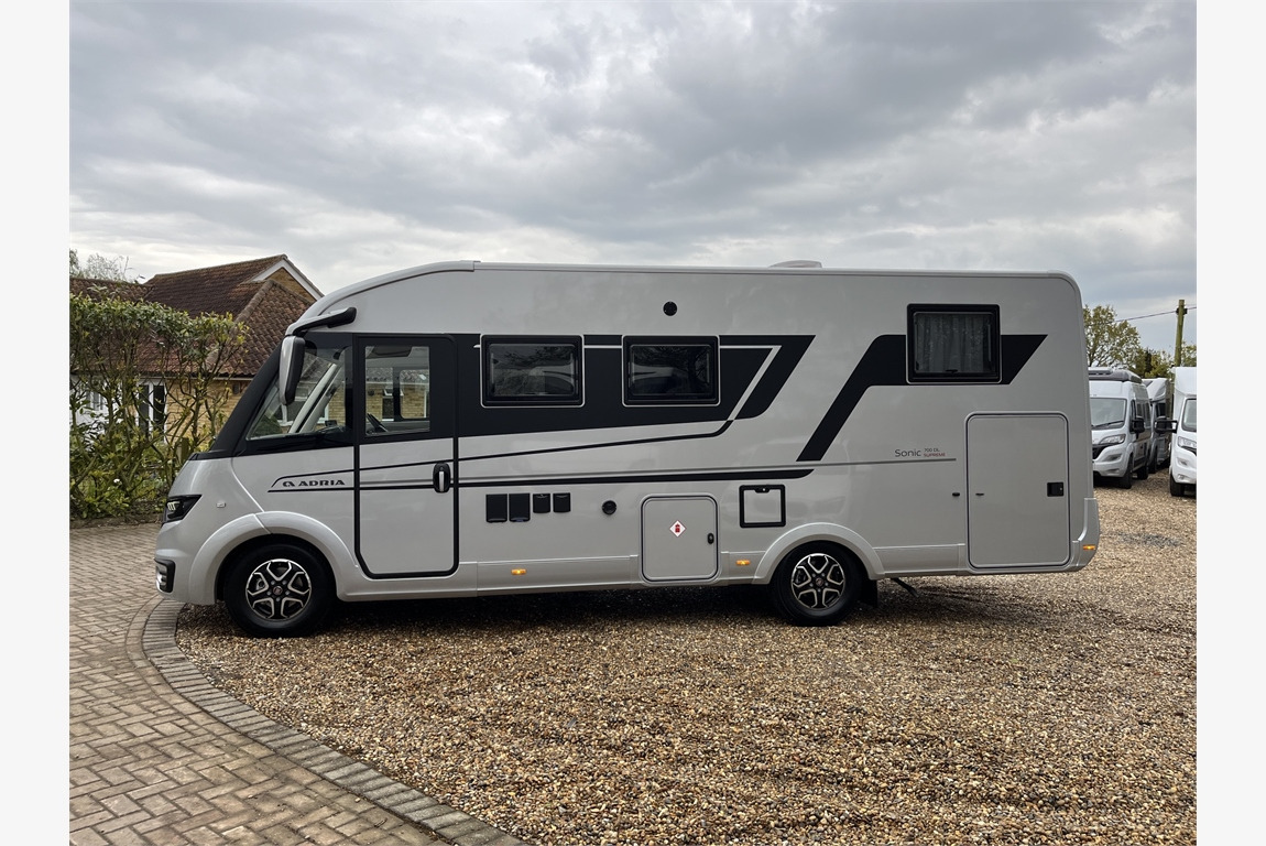 ADRIA Sonis Supreme - Integruotas kemperis: foto 1 ADRIA Sonis Supreme - Integruotas kemperis: foto 1