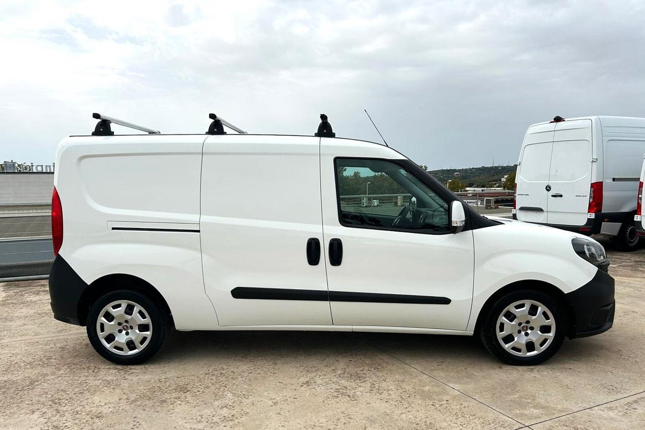 Fiat Doblò Maxi 1.6 mjt 105 cv 3 posti - Mažas furgonas: foto 4 Fiat Doblò Maxi 1.6 mjt 105 cv 3 posti - Mažas furgonas: foto 4