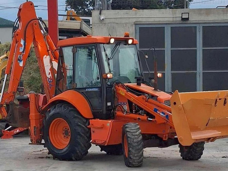 Fiat KOBELCO FB100 - Ekskavatorius-krautuvas: foto 4 Fiat KOBELCO FB100 - Ekskavatorius-krautuvas: foto 4