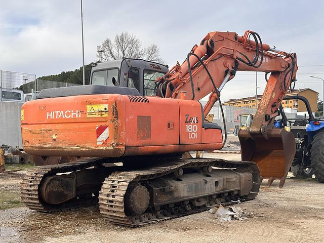 Hitachi ZX180 - Vikšrinis ekskavatorius: foto 4 Hitachi ZX180 - Vikšrinis ekskavatorius: foto 4