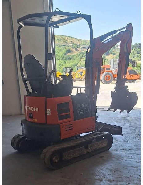 Hitachi ZX19U - Mini ekskavatorius: foto 5 Hitachi ZX19U - Mini ekskavatorius: foto 5