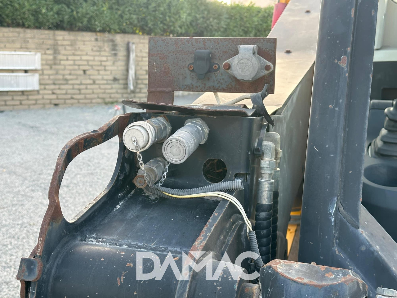 Mini krautuvas JCB 225: foto 14 Mini krautuvas JCB 225: foto 14