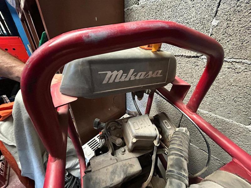 Mikasa MTR-40F - Kompaktorius: foto 2 Mikasa MTR-40F - Kompaktorius: foto 2