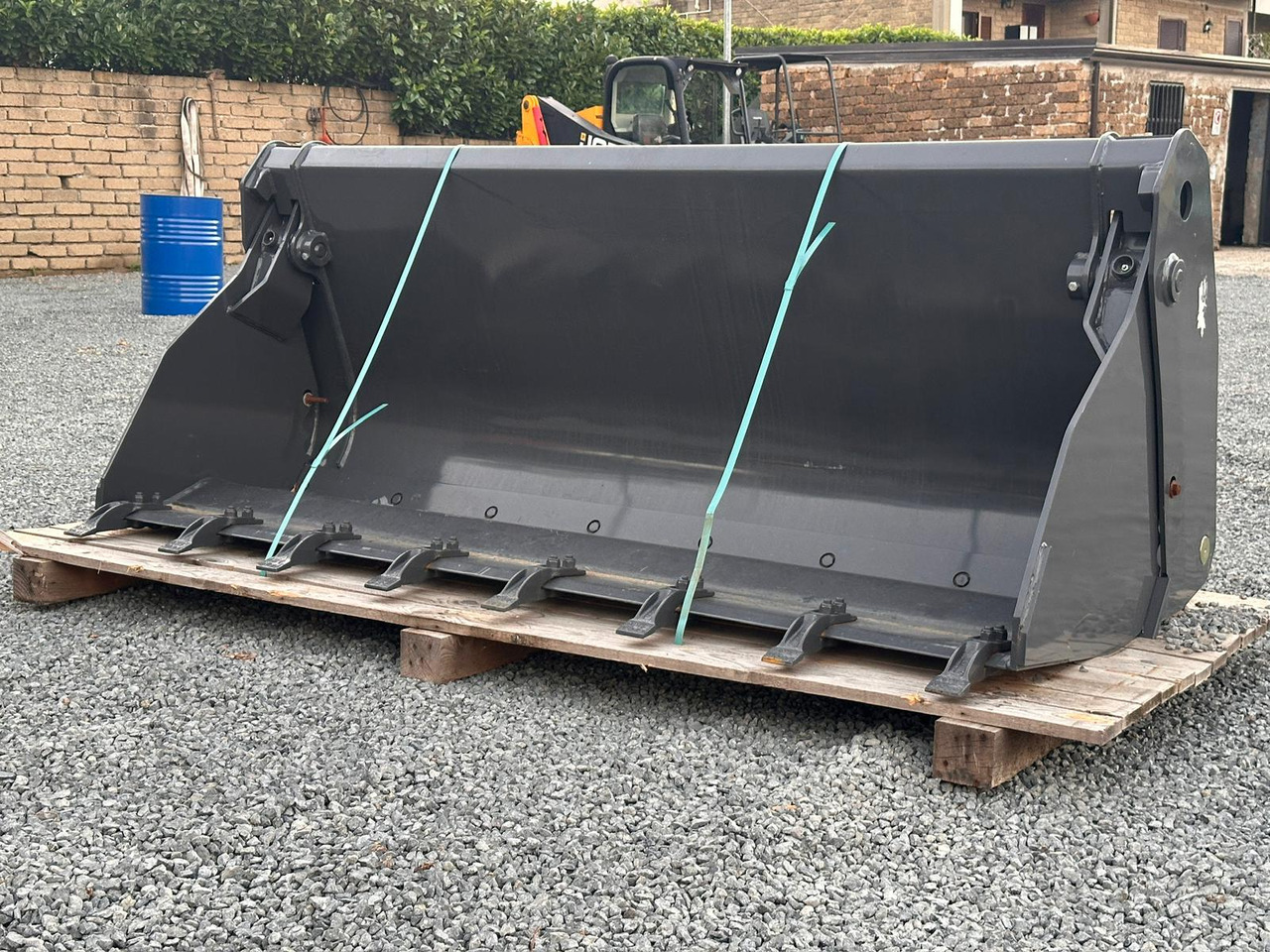 NEW HOLLAND 220 - Krautuvo kaušas: foto 2 NEW HOLLAND 220 - Krautuvo kaušas: foto 2