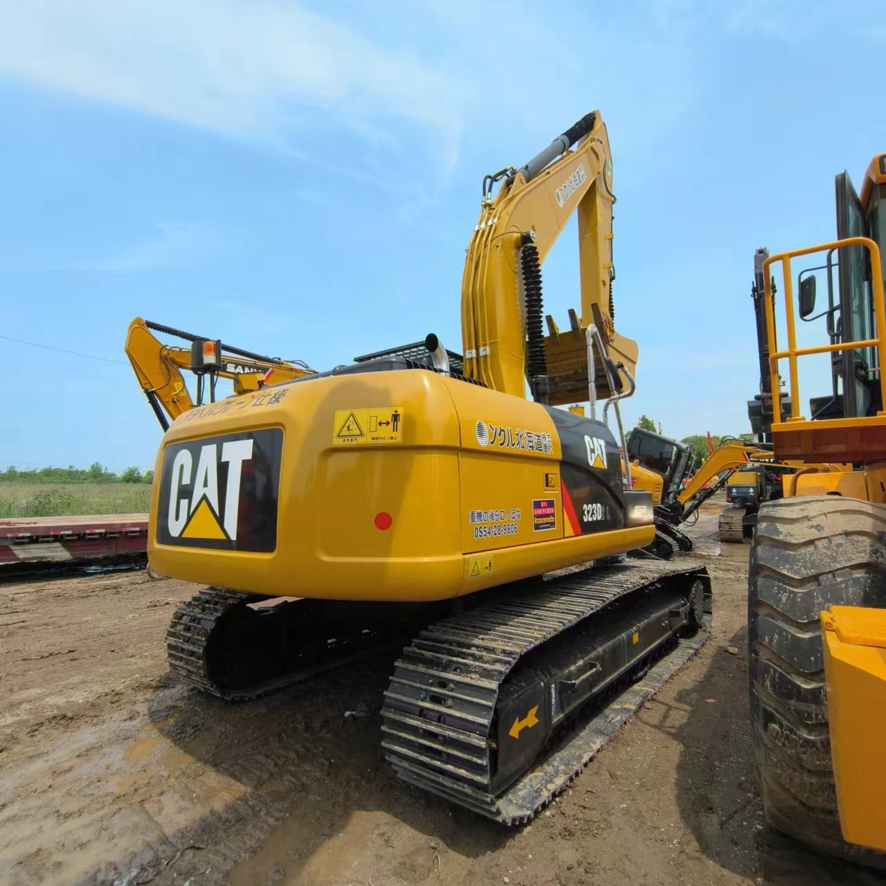 CATERPILLAR 323D2L - Vikšrinis ekskavatorius: foto 3 CATERPILLAR 323D2L - Vikšrinis ekskavatorius: foto 3