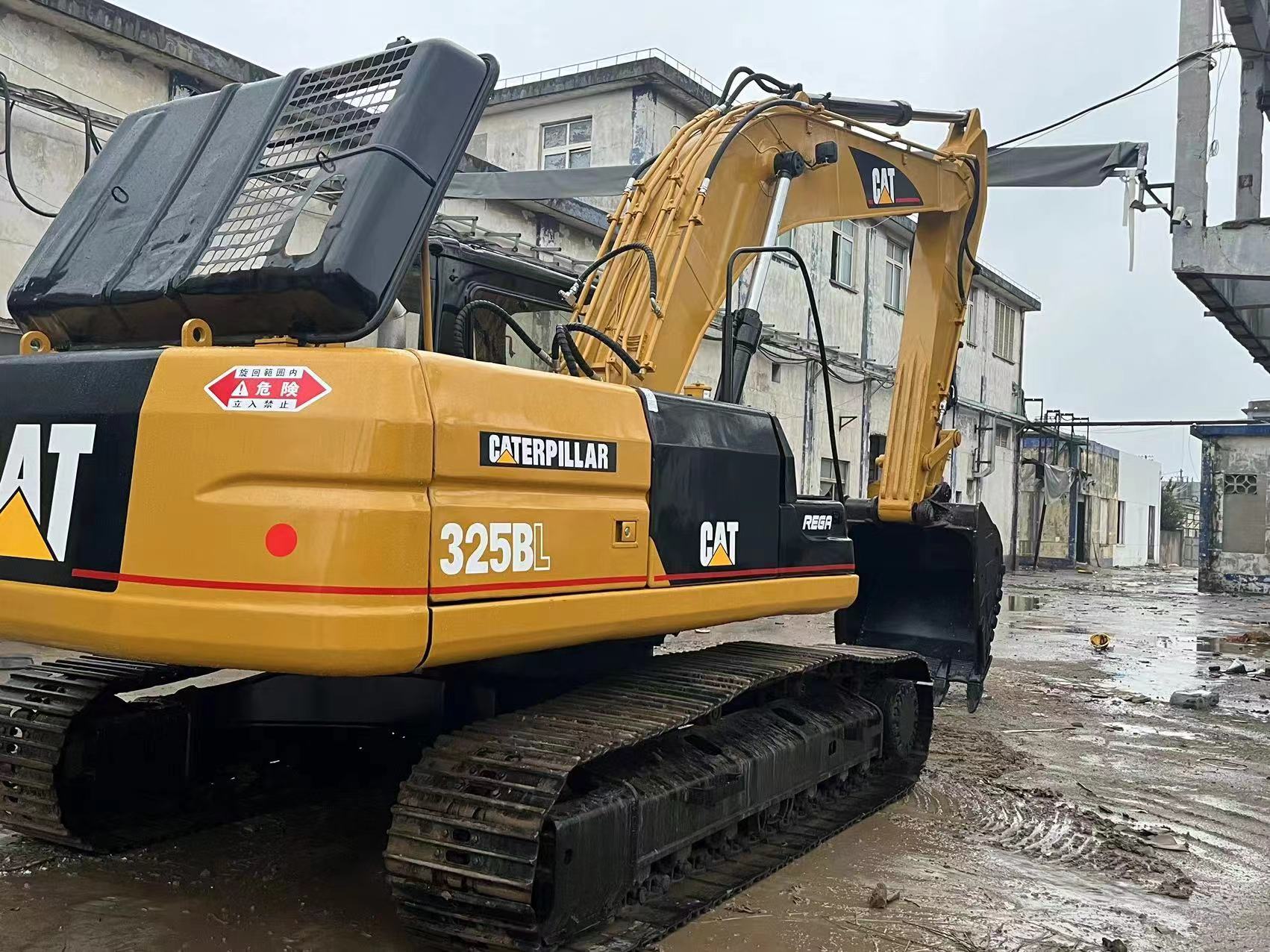 CATERPILLAR 325BL - Vikšrinis ekskavatorius: foto 5 CATERPILLAR 325BL - Vikšrinis ekskavatorius: foto 5