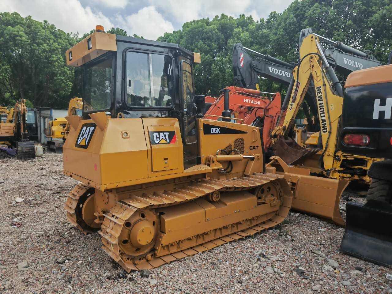 CATERPILLAR D5K - Buldozeris: foto 4 CATERPILLAR D5K - Buldozeris: foto 4