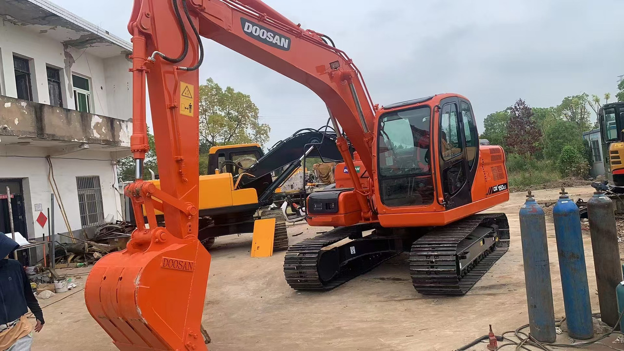 DOOSAN DX150 - Vikšrinis ekskavatorius: foto 3 DOOSAN DX150 - Vikšrinis ekskavatorius: foto 3