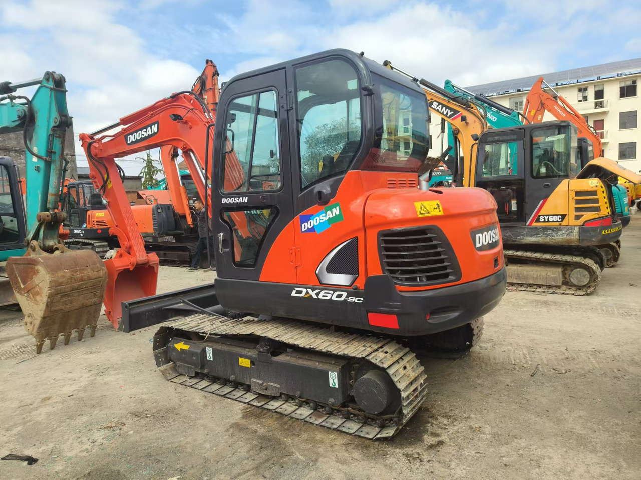 DOOSAN DX60 - Ekskavatorius: foto 1 DOOSAN DX60 - Ekskavatorius: foto 1