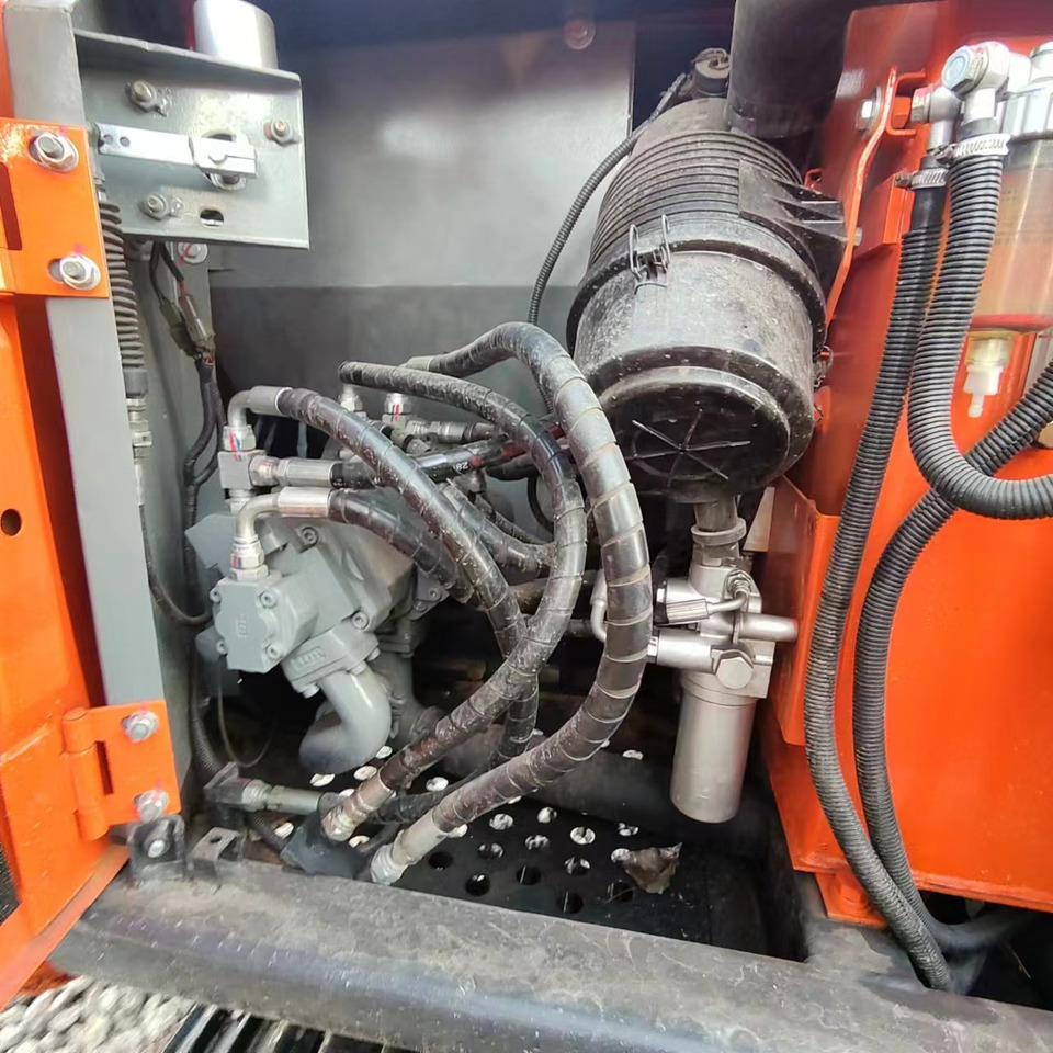Vikšrinis ekskavatorius HITACHI ZX70: foto 15