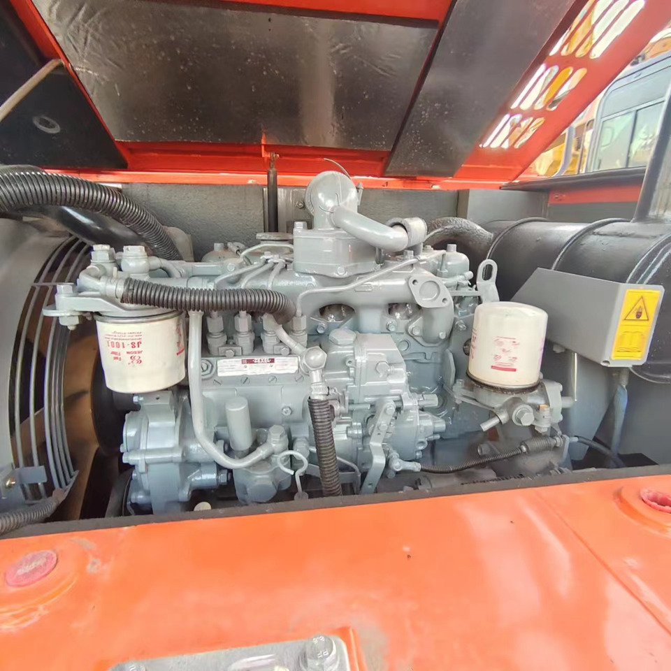 Vikšrinis ekskavatorius HITACHI ZX70: foto 9