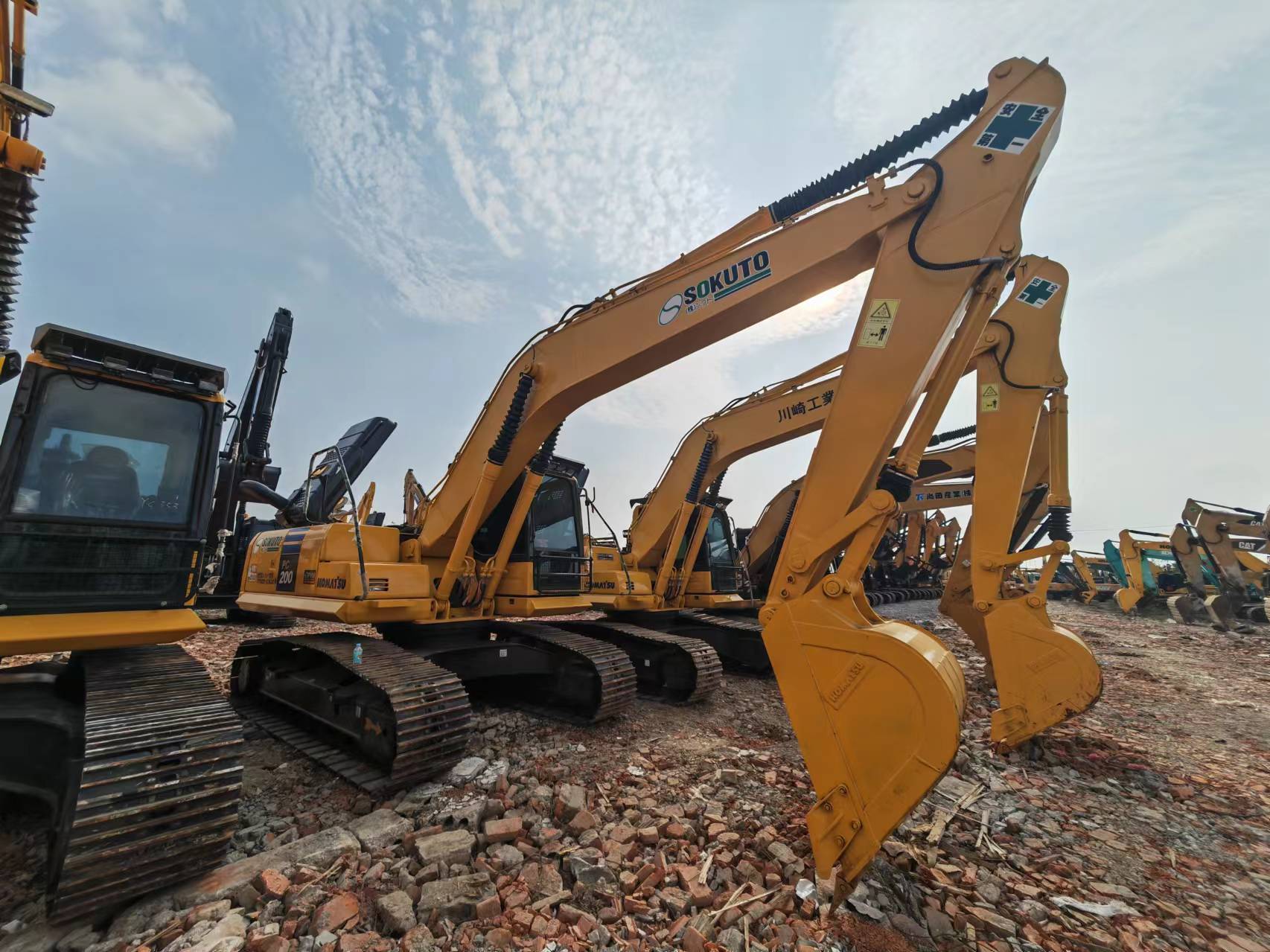 KOMATSU PC200 - Vikšrinis ekskavatorius: foto 1 KOMATSU PC200 - Vikšrinis ekskavatorius: foto 1