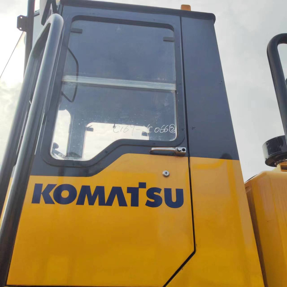 KOMATSU WA380 - Ratinis krautuvas: foto 5 KOMATSU WA380 - Ratinis krautuvas: foto 5