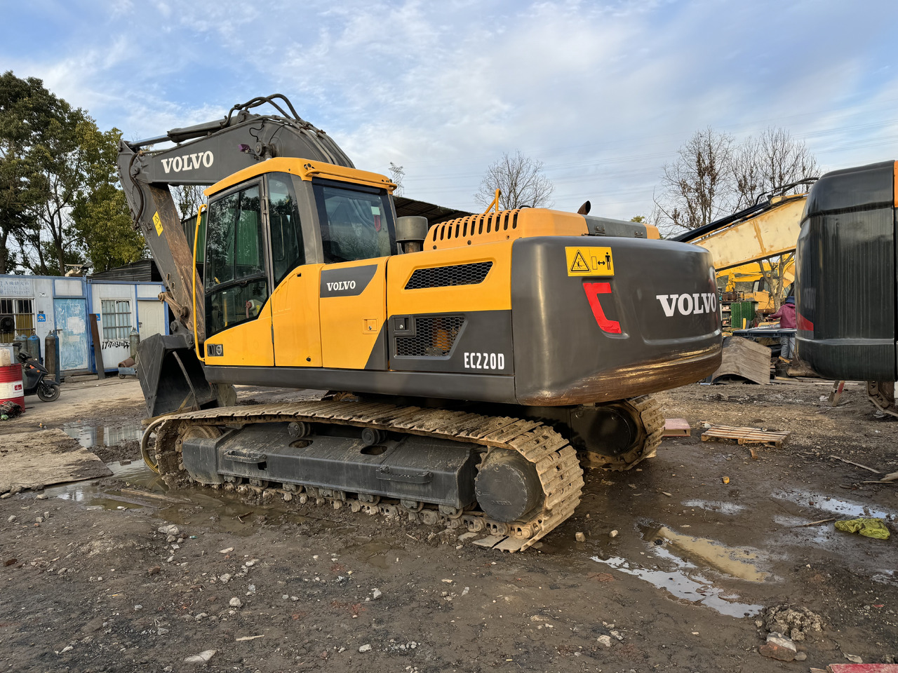 VOLVO EC220D - Vikšrinis ekskavatorius: foto 1 VOLVO EC220D - Vikšrinis ekskavatorius: foto 1