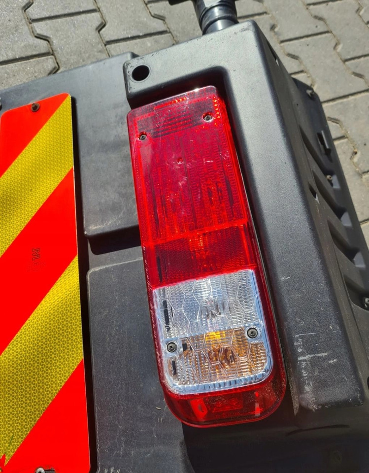 BŁOTNIK KOMPLETNY PRAWY TYŁ LAMPA CHLAPACZ MOCOWANIE FORD F-MAX CARGO - Sparnas: foto 5 BŁOTNIK KOMPLETNY PRAWY TYŁ LAMPA CHLAPACZ MOCOWANIE FORD F-MAX CARGO - Sparnas: foto 5