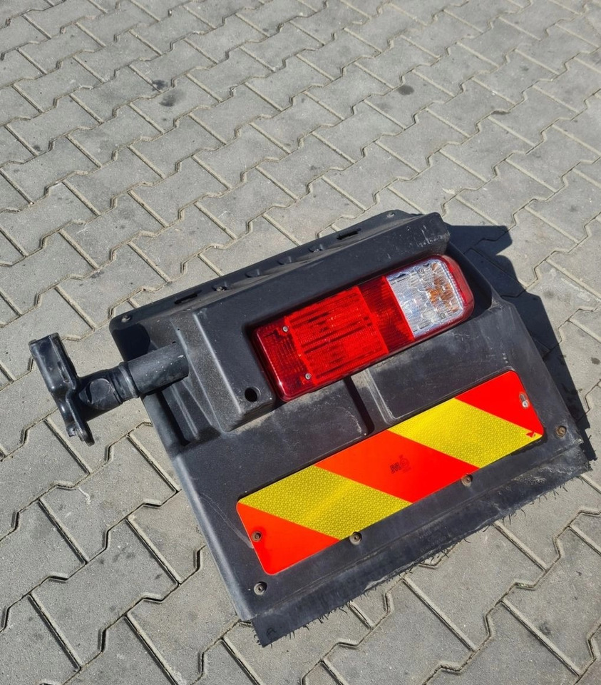 BŁOTNIK KOMPLETNY PRAWY TYŁ LAMPA CHLAPACZ MOCOWANIE FORD F-MAX CARGO - Sparnas: foto 3 BŁOTNIK KOMPLETNY PRAWY TYŁ LAMPA CHLAPACZ MOCOWANIE FORD F-MAX CARGO - Sparnas: foto 3