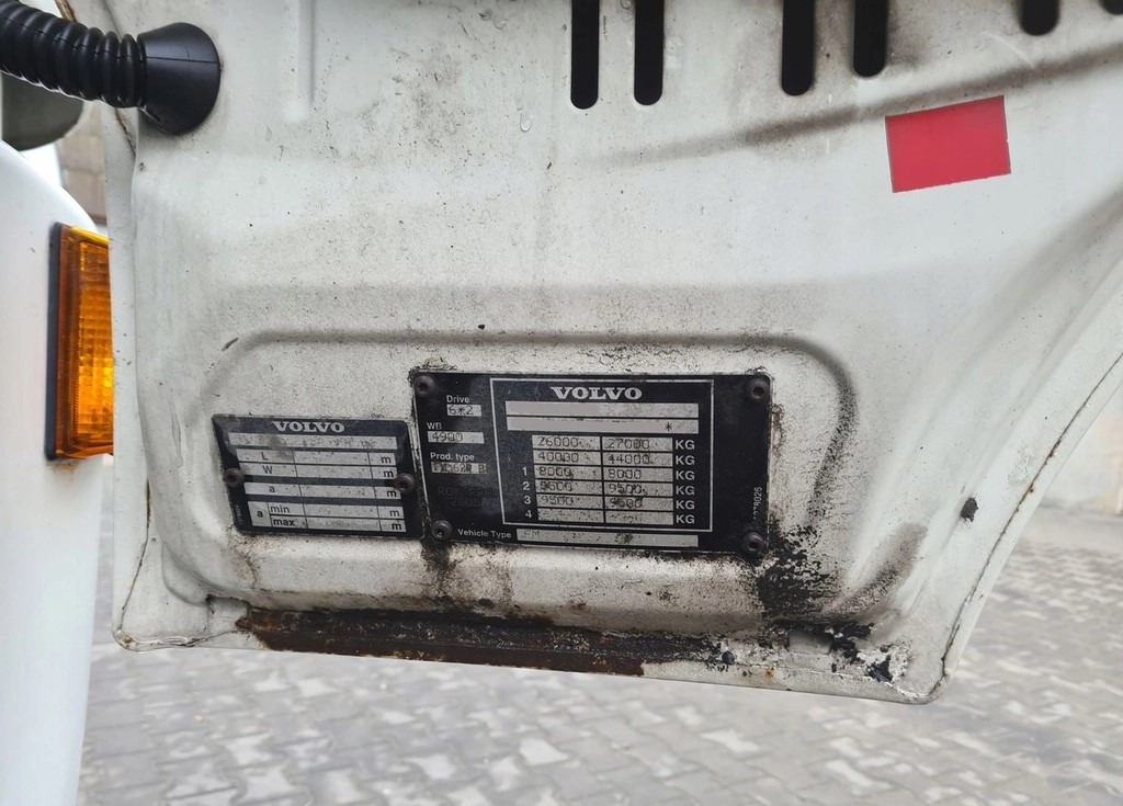 DRZWI KOMPLETNE PRAWE VOLVO FM 9 12 13 - Durys ir dalys: foto 5 DRZWI KOMPLETNE PRAWE VOLVO FM 9 12 13 - Durys ir dalys: foto 5