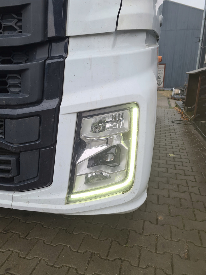 FORD F-MAX PRZÓD KOMPLETNY LAMPA XENON LED GRILL BELKA - Bamperis - Sunkvežimis: foto 4 FORD F-MAX PRZÓD KOMPLETNY LAMPA XENON LED GRILL BELKA - Bamperis - Sunkvežimis: foto 4