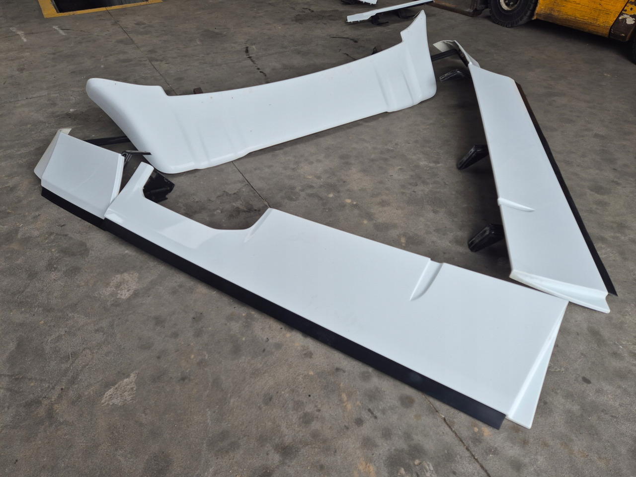 FORD SPOILERY OWIEWKI KABINY KOMPLET FORD F-MAX 500 CARGO - Aerodinamika/ Spoileris - Sunkvežimis: foto 2 FORD SPOILERY OWIEWKI KABINY KOMPLET FORD F-MAX 500 CARGO - Aerodinamika/ Spoileris - Sunkvežimis: foto 2