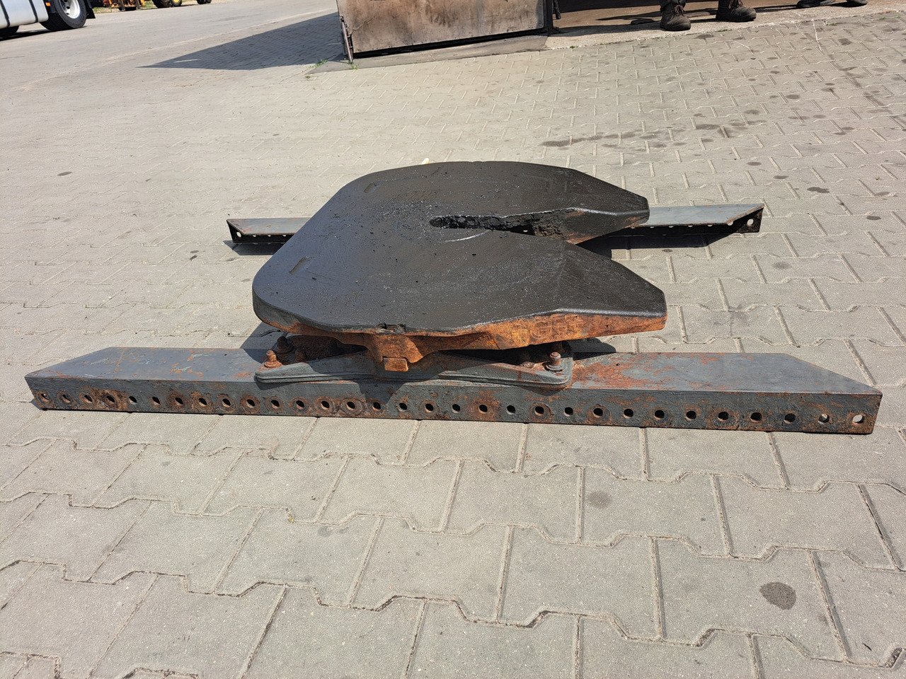 Georg Fischer GF SIODŁO GF+ FSK200 140 MM WSPORNIK VOLVO FH FM 9 12 13 - Balno - Sunkvežimis: foto 3 Georg Fischer GF SIODŁO GF+ FSK200 140 MM WSPORNIK VOLVO FH FM 9 12 13 - Balno - Sunkvežimis: foto 3