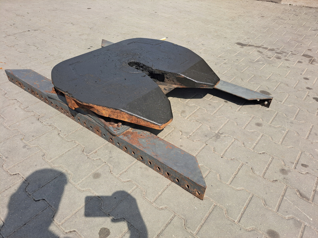 Georg Fischer GF SIODŁO GF+ FSK200 140 MM WSPORNIK VOLVO FH FM 9 12 13 - Balno - Sunkvežimis: foto 2 Georg Fischer GF SIODŁO GF+ FSK200 140 MM WSPORNIK VOLVO FH FM 9 12 13 - Balno - Sunkvežimis: foto 2