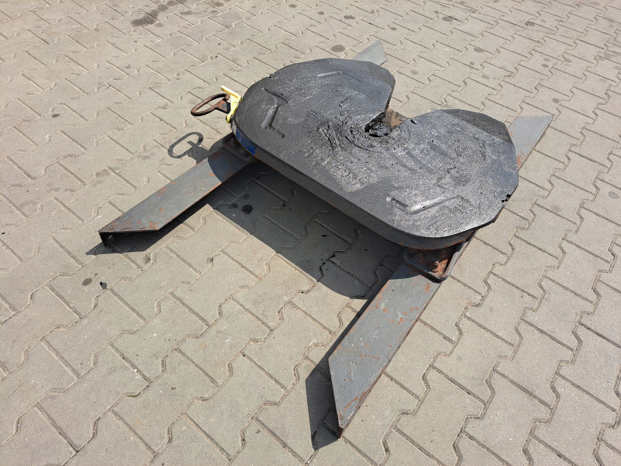 Georg Fischer GF SIODŁO GF+ FSK200 140 MM WSPORNIK VOLVO FH FM 9 12 13 - Balno - Sunkvežimis: foto 4 Georg Fischer GF SIODŁO GF+ FSK200 140 MM WSPORNIK VOLVO FH FM 9 12 13 - Balno - Sunkvežimis: foto 4